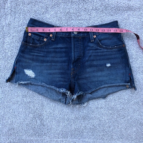 LEVI’S 501 JEANS DENIM SHORTS SIZE 29 - Picture 2 of 11